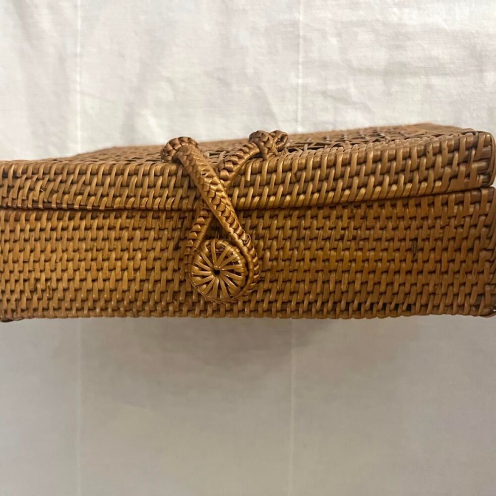 Adorable Rattan Clutch - Picture 3 of 7